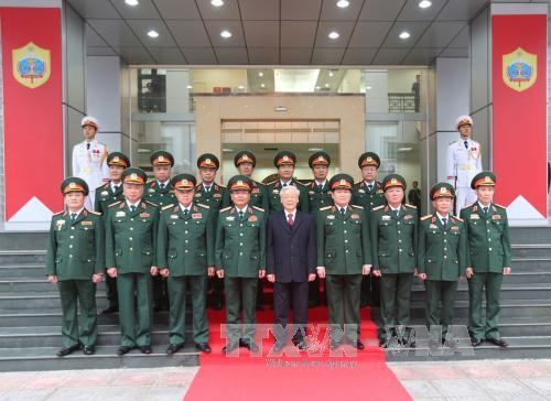 Party chief visits General Department of Military Intelligence - ảnh 1